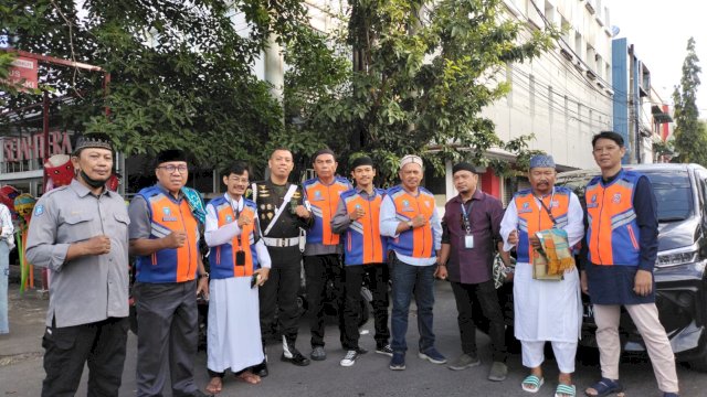 PD Parkir Makassar Raya patroli di wilayah Karebosi Makassar, Senin (17/6). 