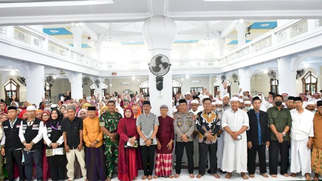 Forkopimda Sambut Kedatangan Jemaah Haji Sinjai di Masjid Agung