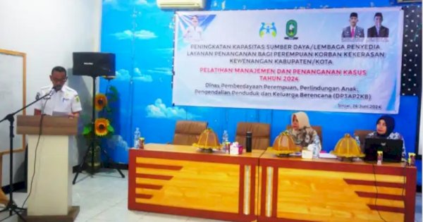 Sekda Sinjai Buka Pelatihan DP3AP2KB Terkait Penanganan Kasus