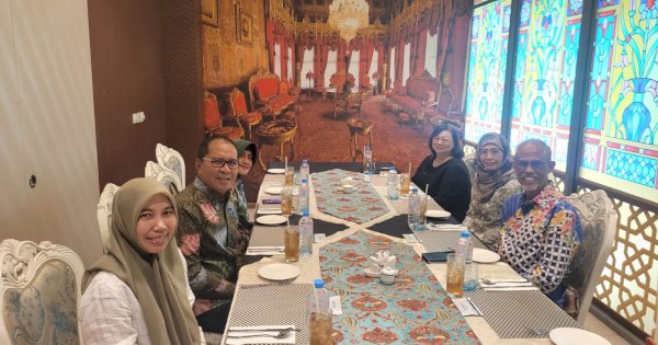 Wali Kota Danny Pomanto Bersantap Siang dengan Menteri Singapura Masagos Zulkifli dan Kunjungi Pelabuhan Pasir Panjang