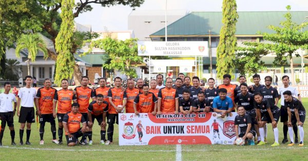 Laga Eksebisi Tim Pemkot Makassar vs Tim Media buka Turnamen Piala Wali Kota Cup VII
