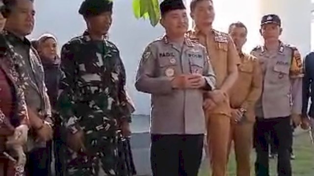 Kabarkarham Komjen Fadil Imran usai melakukan ziarah ke makam Sultan hasanuddin. Foto: ist