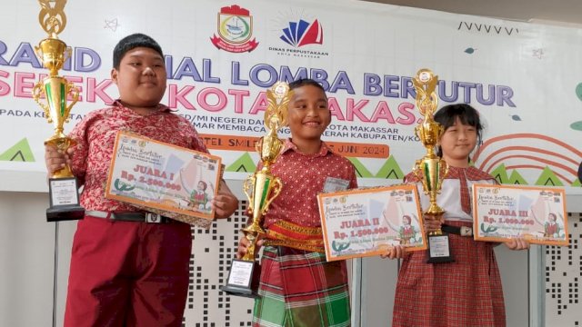 Rakha Anabi Pratama siswa kelas 5 dari SDN Unggulan Monginsidi I Makassar (ujung kiri). Foto: dok