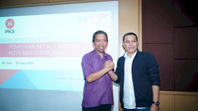Direktur Smart Power Institute, Kasman Abbas, dengan Ahmad Susanto. Foto: dok