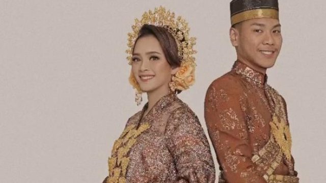 Afifah Rifa Farhana dan calon suami yang merupakan putra Politisi Yusran Paris, Andi Farhan Fachreza Putera. Foto: ist
