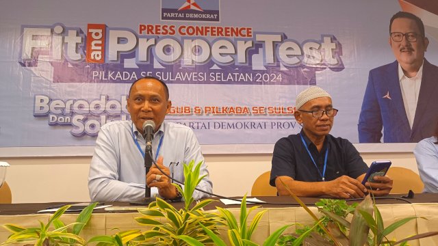 Ketua DPD II Golkar Tana Toraja Victor Batara (kemeja Biru langit). (Foto: Shinta/HN)