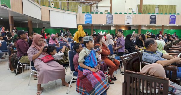 Ratusan Anak Ikuti Sunatan Massal yang Digelar UMI