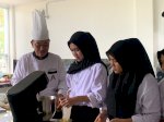 Poltekbos Kolaborasi Chef Profesional Ciptakan Produk Europa Cakes