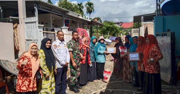 Usai Menyerahkan Bantuan, TP PKK Sinjai Tinjau Titik Terdampak Bencana di Belopa