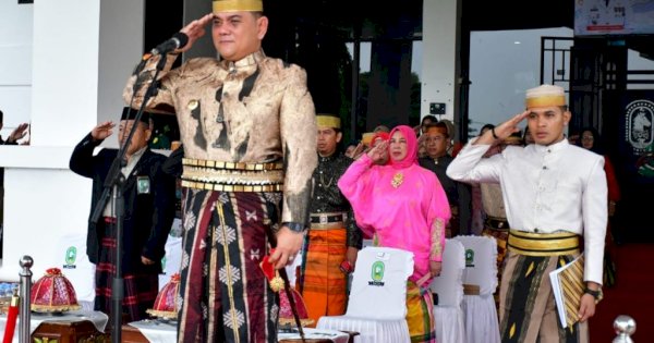 Pembina Upacara di Hardiknas, Pj Bupati Sinjai Bacakan Sambutan Nadiem Makarim