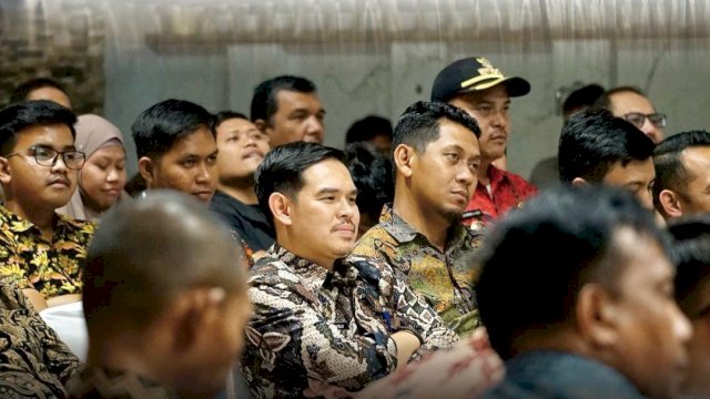 Camat Panakkukang M Ari Fadli Bersama Jajaran Kecamatan Panakkukang. Foto: dok Humas