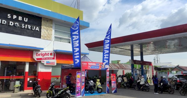Semarak HUT Yamaha ke-50, SJAM Bagi-bagi Voucher Pertamax ke Konsumen