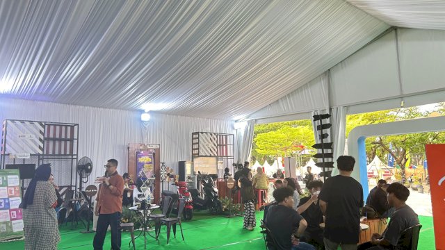 Suasana Booth Kalla Land digelaran F8 Makassar. (Foto: Humas Kalla)