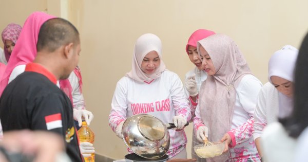 Fadliah Firman, Ikuti Cooking Class B2SA di Rakernas APEKSI: Sajikan Olahan Ikan Bersama Istri Wali Kota Se-Indonesia