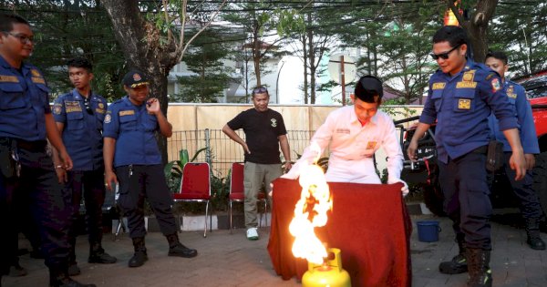 Damkarmat Makassar di F8 Makassar Beri Atraksi Edukatif dan Hiburan