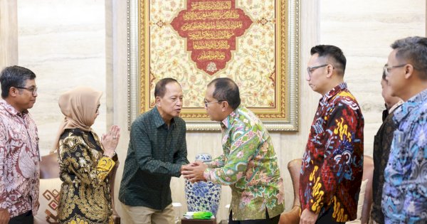 Wali Kota Danny Pomanto Jamu Makan Malam Pejabat Utama BSI, Ajak Hadir di Festival F8 Makassar