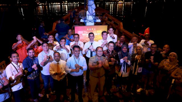 Konferensi Pers F8 di Kapal Pinisi Pemkot Makassar, Anjungan Pantai Losari, Senin, (1/07/2024).