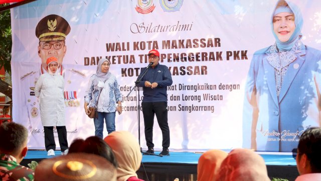 Wali Kota Makassar Moh Ramdhan Pomanto juga turun langsung meninjau uji coba layanan internet berbasis satelit ini di Pulau Barrang Lompo, Jumat (12/7/2024).