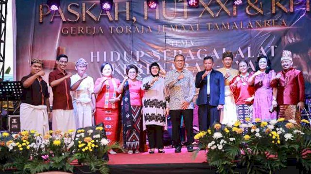 Perayaan Paskah sekaligus perayaan Hari Ulang Tahun (HUT) ke XXI dan Kebaktian Penyegaran Iman (KPI) di Gereja Toraja Jemaat Tamalanrea, Sabtu (04/05/2024).
