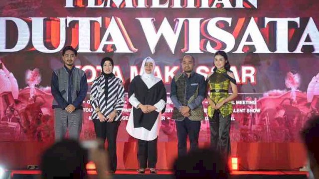 Ketua Dekranasda Kota Makassar Indira Yusuf Ismail membuka secara resmi grand final pemilihan Duta Wisata Kota Makassar tahun 2024, di Hotel Maxone, Jumat (03/05/2024).