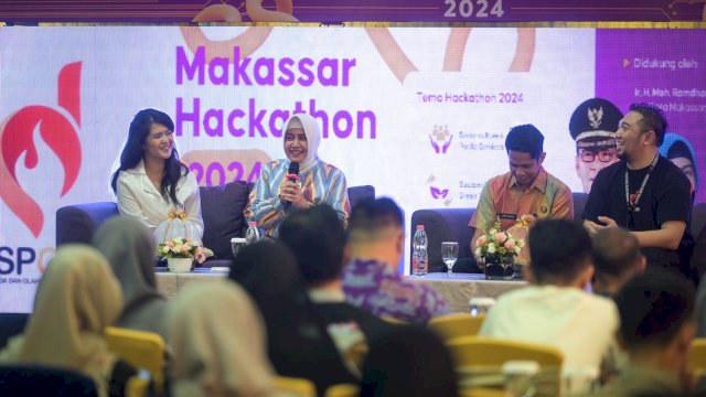 Ketua TP PKK Kota Makassar Indira Yusuf Ismail hadir sekaligus membuka Kegiatan Hackaton 2024 yang digelar oleh Dinas Pemuda dan Olahraga (Dispora) Kota Makassar di Hotel Karebosi Premier, Kamis (27/06/2024).