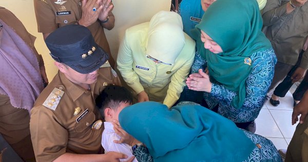 Bupati dan Ketua TP PKK Pangkep Tinjau Pelaksanaan PIN Polio
