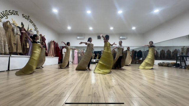 Suasana Latihan Tari Apai di F8, Foto: HN/Sinta