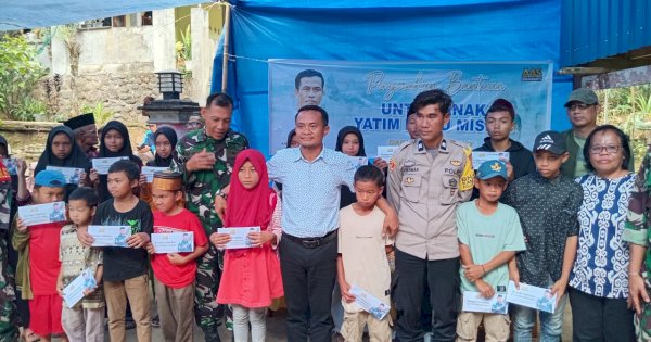 Bersama AAS Community, Kadis Pertanian Santuni Warga Bone di Dua Desa