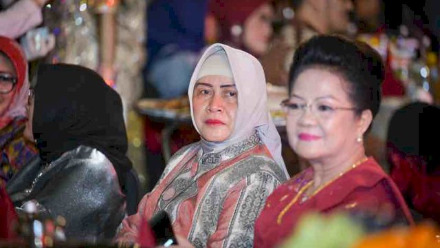 Indira Yusuf Ismail saat hadir merayakan Malam Budaya sebagai peringatan Hari Kebudayaan Kota Makassar tahun 2024, di Anjungan City of Makassar, Minggu (21/4/2024) malam.