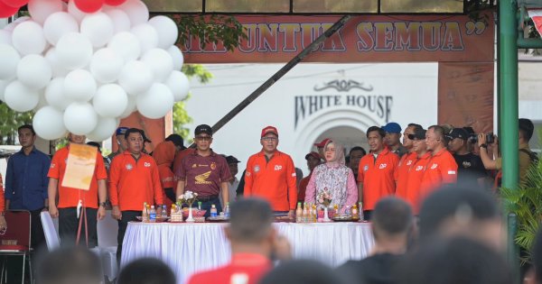 Ketua TP PKK Indira Yusuf Ismail Hadir di Pembukaan Wali Kota Cup VII, Tekankan Pentingnya Kegiatan Positif!