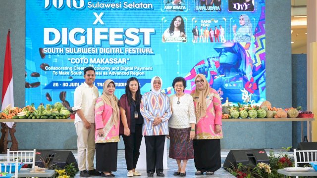 Ketua TP PKK Kota Makassar Indira Yusuf Ismail menghadiri acara Karya Kreatif Sulsel (KKG) x South sulawesi Digital Fest (Digifest) hari kedua di Trans Studio Mall (TSM) Makassar, Kamis (27/06/2024).