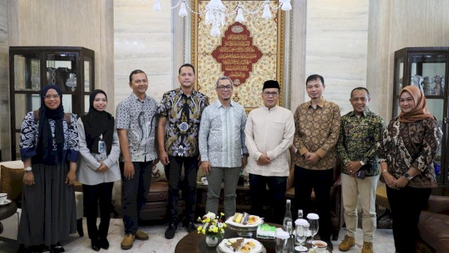 Dirjen IKP Usman Kansong disela-sela audiensi bersama dengan Wali Kota Makassar Danny Pomanto di Amirullah, Jumat (31/5/2024).