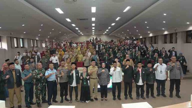 Pelepasan kafilah Kota Makassar yang akan mengikuti Musabaqah Tilawatil Quran (MTQ) XXXIII tingkat Provinsi Sulawesi Selatan di Kabupaten Takalar. Pelepasan para kafilah digelar di Balai Kota Makassar, Senin (29/04/2024).