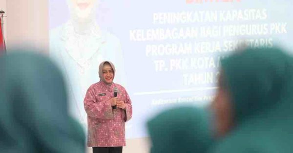 Indira Yusuf Ismail Dorong Penguatan Kapasitas PKK Kecamatan dalam Bimtek di Kota Makassar