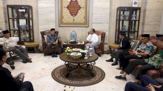 Ketua Muhammadiyah Makassar KH Muh Said Abd Shamad beserta rombongan berkunjung ke kediaman Wali Kota Makassar Moh Ramdhan Pomanto, Kamis, (30/05/2024).