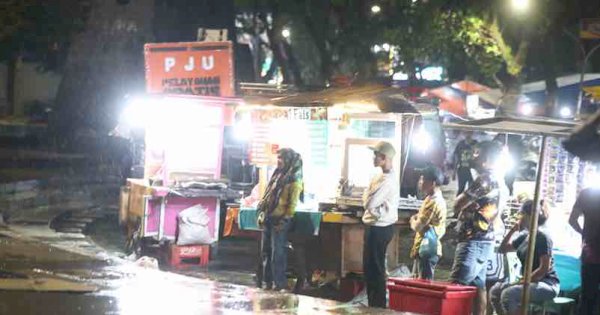 Nobar AFC U23 Asian Cup di Makassar: Hiburan dan Pemberdayaan Ekonomi Warga