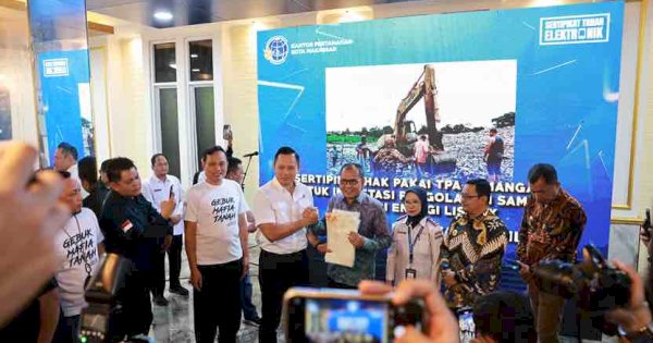 Menteri AHY Serahkan Sertifikat Elektronik Senilai Rp3 Triliun kepada Pemkot Makassar