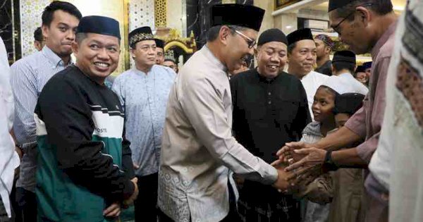 Safari Ramadan, Danny Pomanto Disambut Hangat Jemaah Masjid Nurul Ittihad Kalukuang