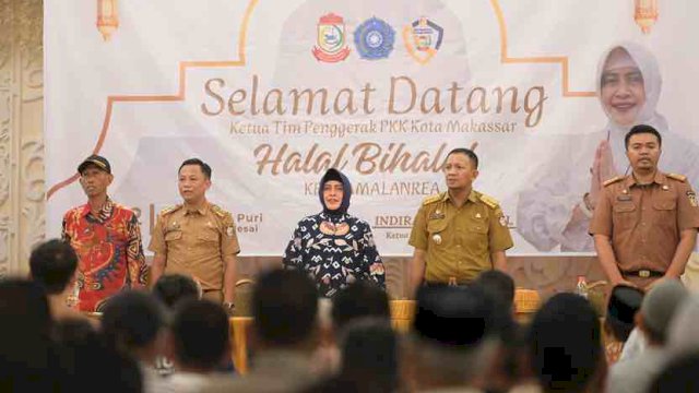 Ketua TP PKK Kota Makassar Indira Yusuf Ismail menghadiri Halalbihalal yang digelar oleh Pemerintah Kecamatan Tamalanrea di Hotel Grand Puri, Senin (22/04/2024).