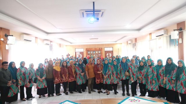 Pengurus TP PKK Kota Makassar melakukan studi tiru dan bersilaturahmi ke Kantor TP PKK Kota Semarang di Jalan DR. Sutomo, Senin (1/07/2024).