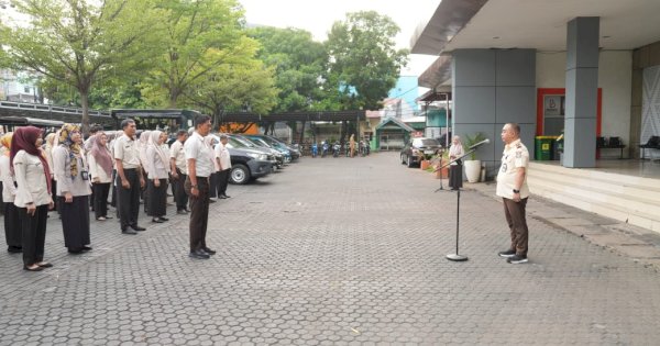 Tekankan Peningkatan PAD dan Kekompakan, Ambar Pimpin Apel Pagi Bapenda Makassar