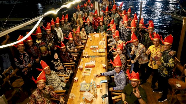 F8 Makassar, Danny Pomanto Promosikan Wisata Bahari dan Kuliner Lewat Kapal Pinisi