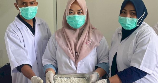 Keren! Mahasiswa THP Nobel Olah Ikan Jadi Suplemen Berprotein Tinggi