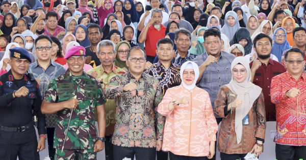 Pemerintah Pusat dan Pemkot Makassar Salurkan 459,4 Ton Beras untuk 45.904 KPM