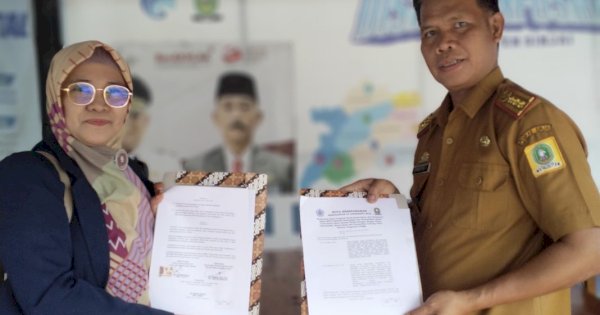 Kominfo MoU dengan Dekan Fukis UIAD Sinjai