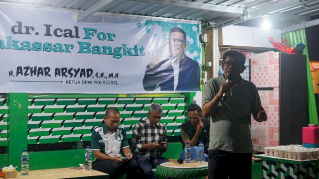 Calon Wali Kota Makassar Azhar Arsyad saat menyapa warga Dapil I, Foto Dok Dokter Ichal.