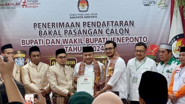 Pasangan balon Bupati dan Wakil Bupati Jeneponto mendaftar di KPU Jeneponto, Rabu (28/8/2024) lalu. Foto: dok HN 