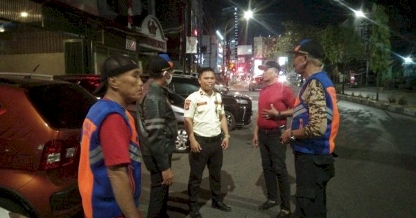 Terima Aduan Warga, TRC Perumda Parkir Makassar Gercep Edukasi Juru Parkir di Gedung Bambuden Latimojong
