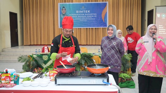 Pokja III TP PKK Makassar Gelar Bimtek Peningkatan Kapasitas IRT