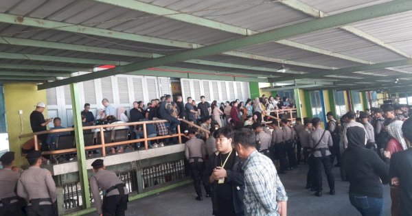 Imbas Konflik Pengelolaan, Ratusan Pedagang Pasar Butung Terlantar